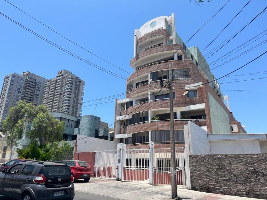 Calle Salvador Reyes / Sector sur